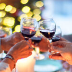 Cheers: Online-Weinprobe statt gemeinsamer Weihnachtsfeier mit Wein & Gans